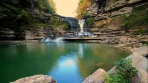 15 Hidden Waterfalls and Natural Pools